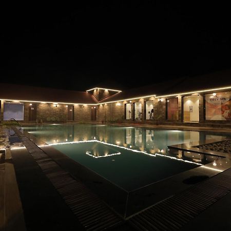 Sarovar Portico, Сомнатг Екстер'єр фото