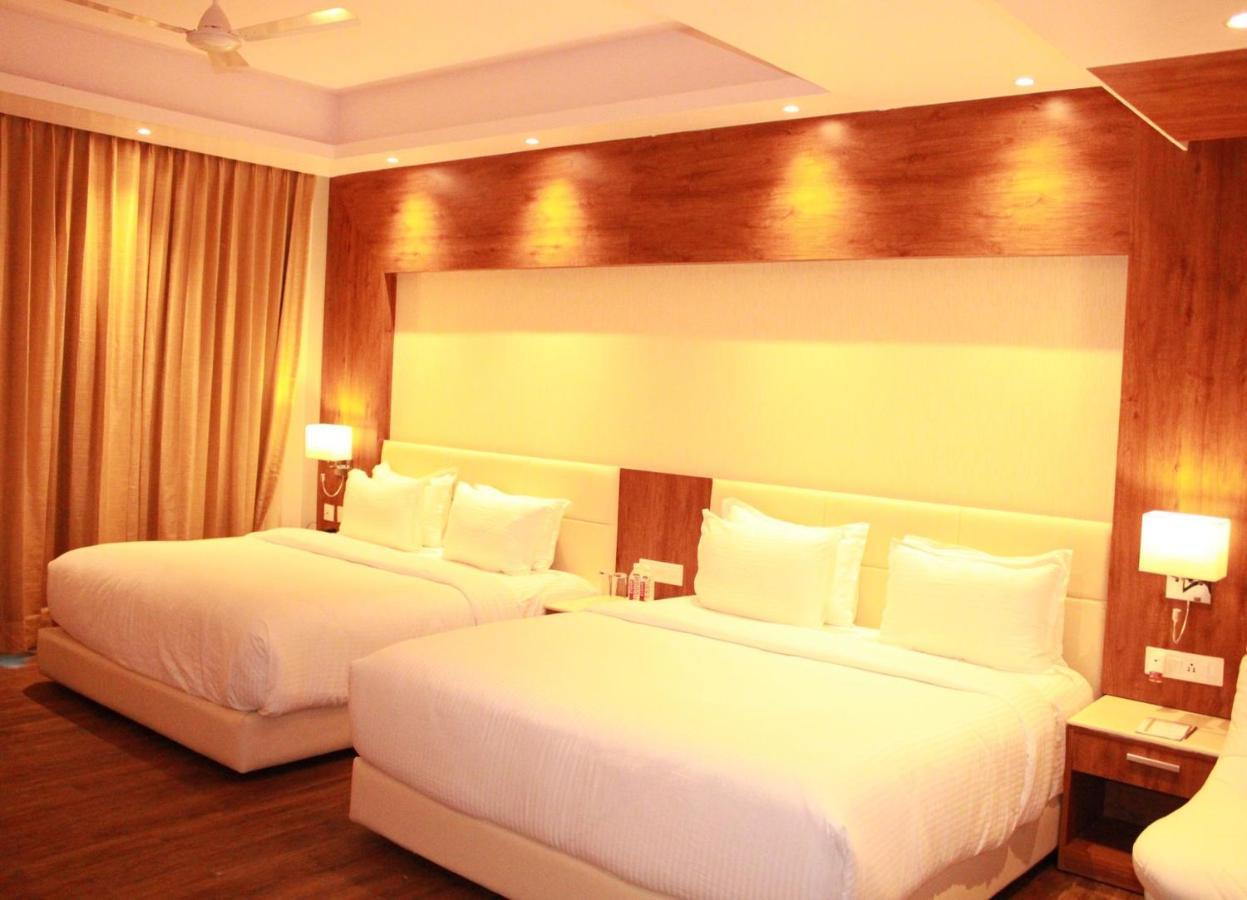 Sarovar Portico, Сомнатг Екстер'єр фото