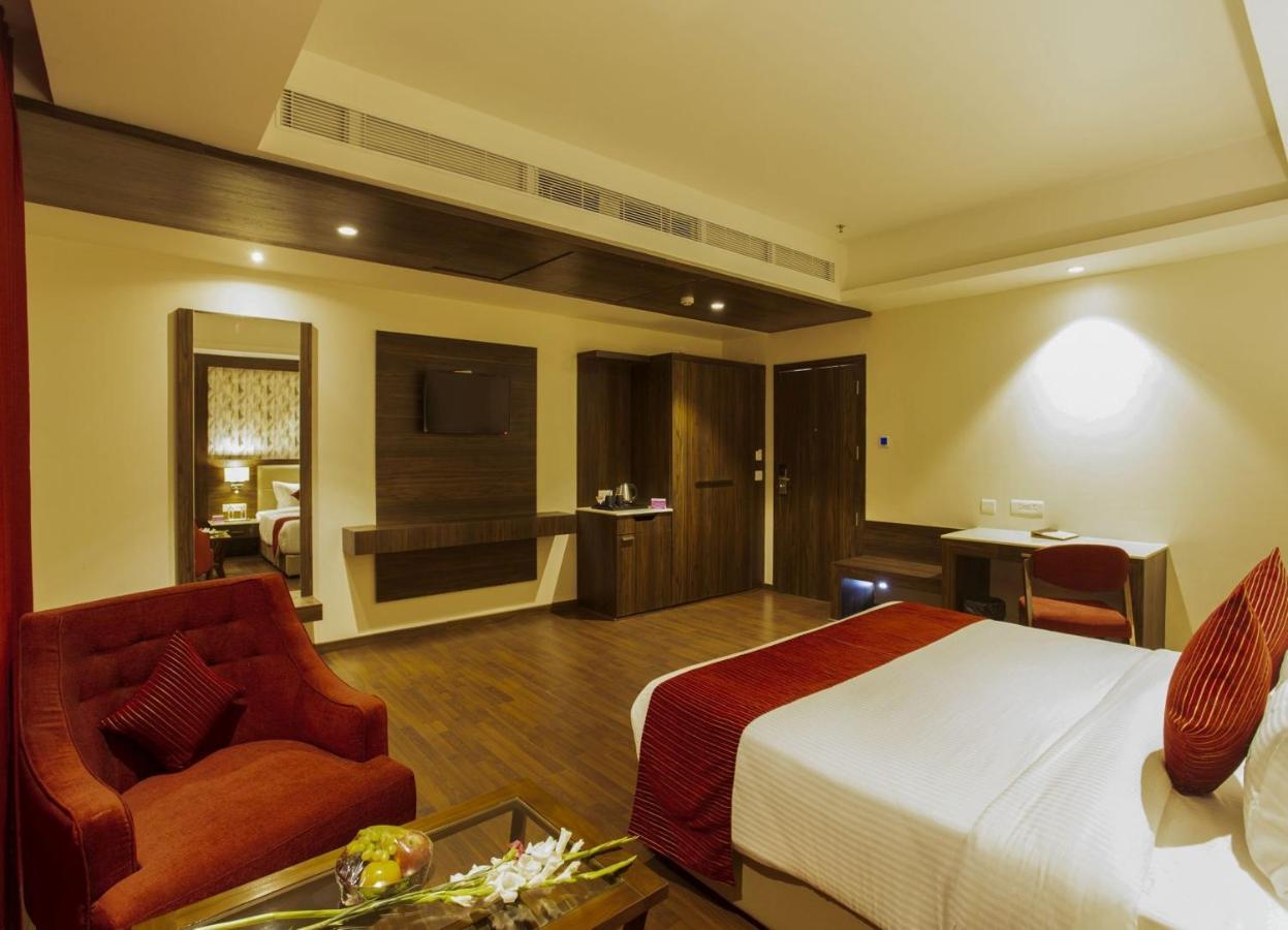 Sarovar Portico, Сомнатг Екстер'єр фото