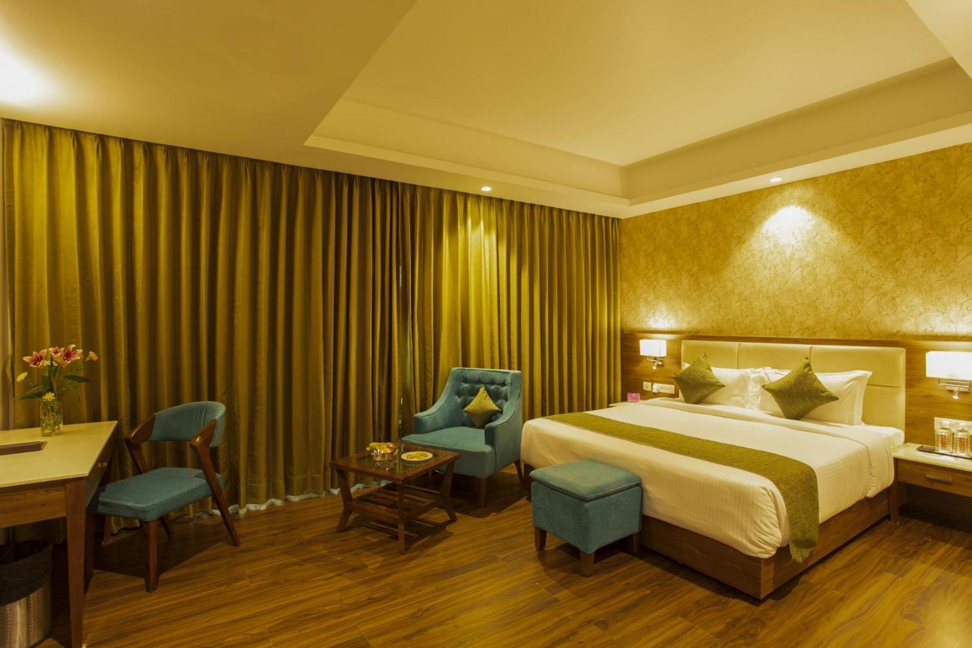 Sarovar Portico, Сомнатг Екстер'єр фото