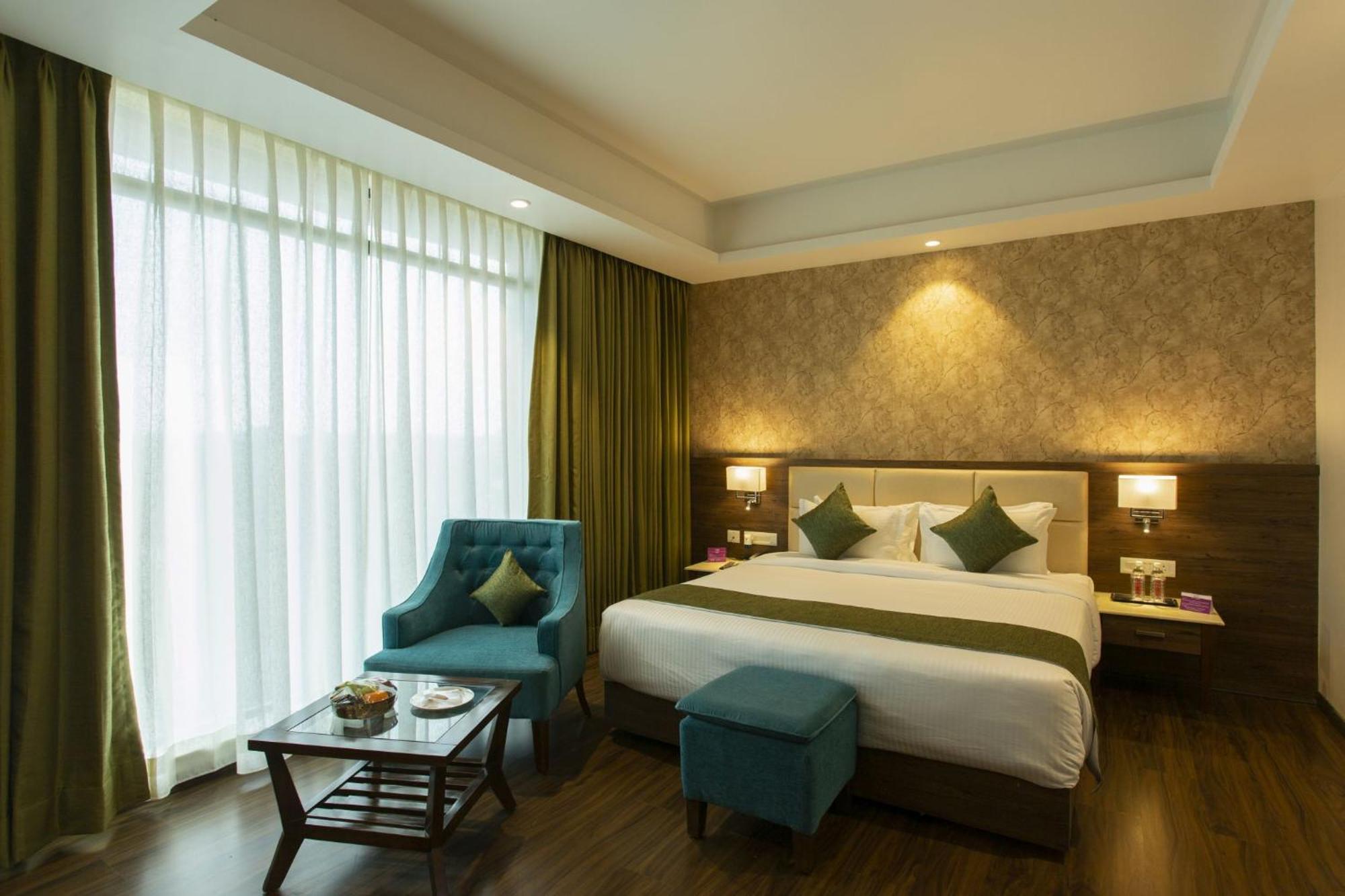 Sarovar Portico, Сомнатг Екстер'єр фото