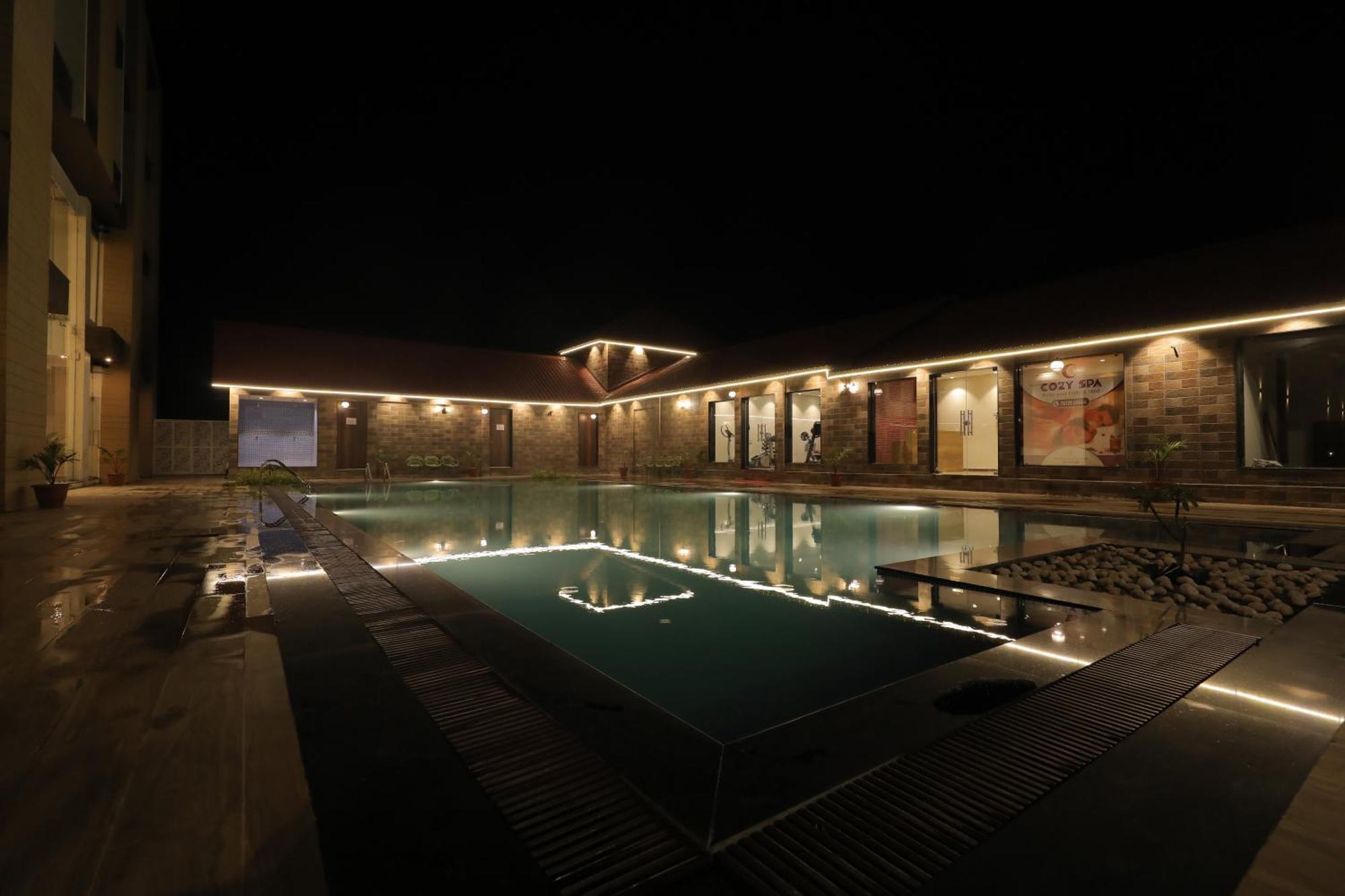 Sarovar Portico, Сомнатг Екстер'єр фото