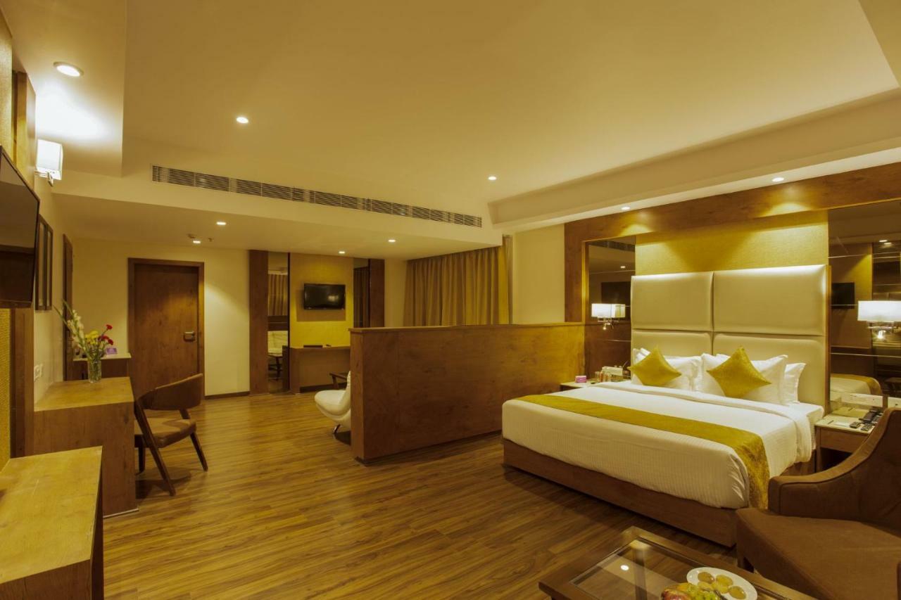 Sarovar Portico, Сомнатг Екстер'єр фото