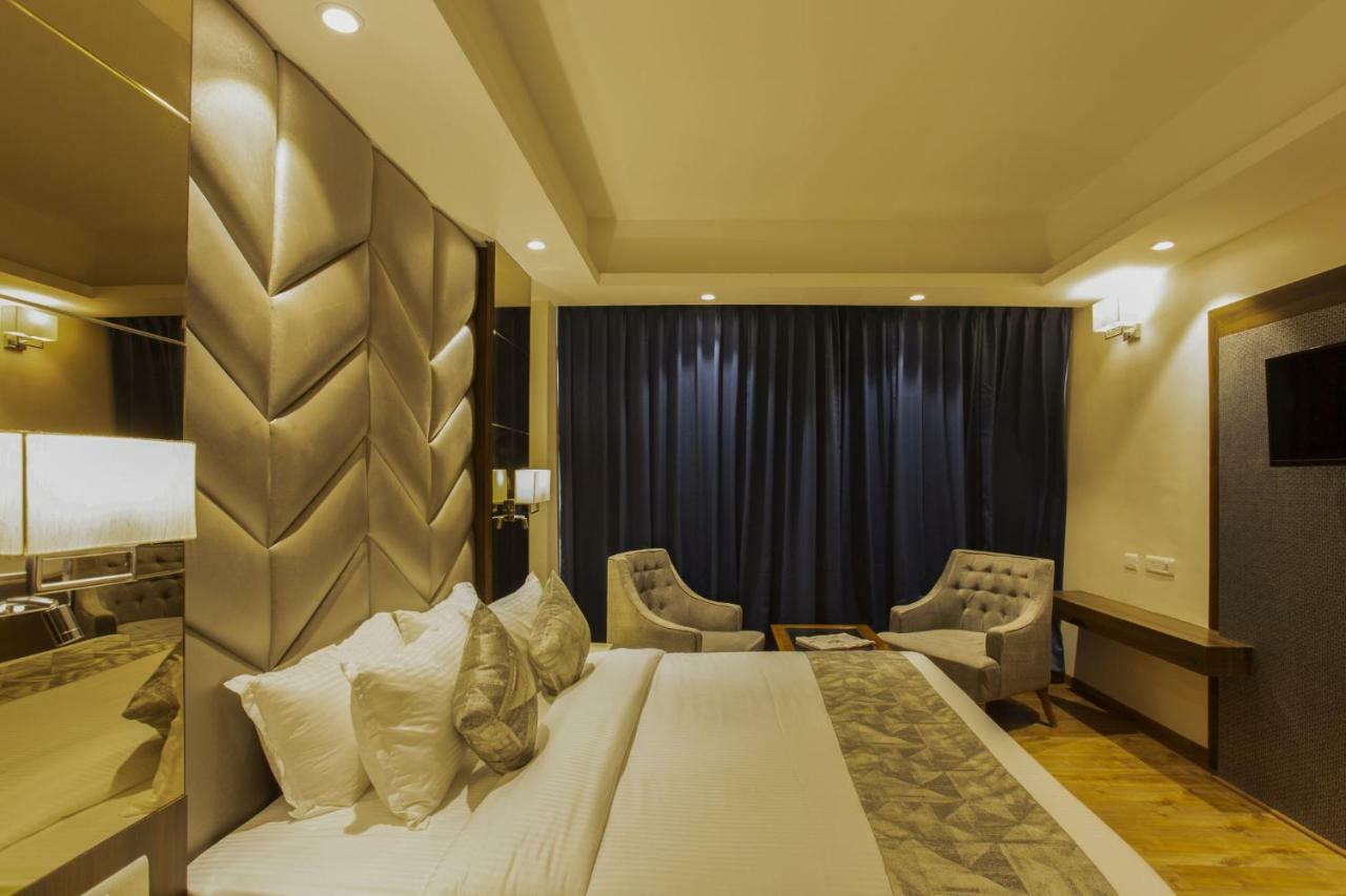 Sarovar Portico, Сомнатг Екстер'єр фото